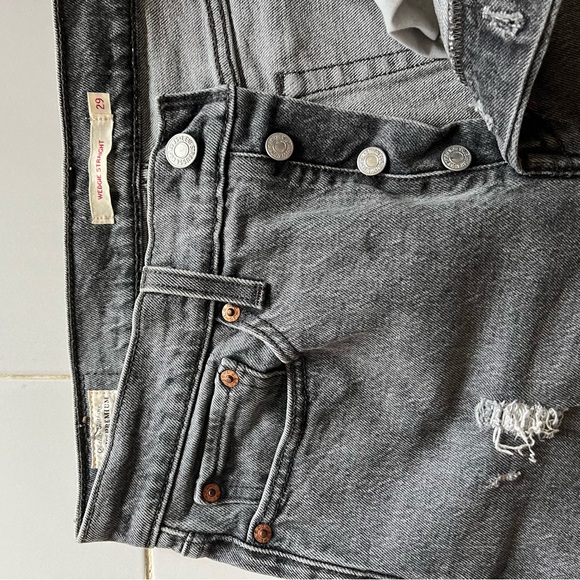 Levi’s Wedgie Straight Distressed Jeans in Size 29 - Picture 5 of 7